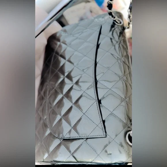 EUC Chanel JUMBO Double Flap Striated Green Quilted Patent Leather Shoulder Bag - Picture 4 of 16